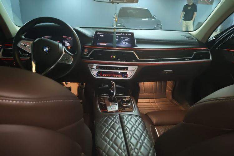 Used BMW 7 Series 2019 Updated 740Li Luxury Package Premium Edition Center Console