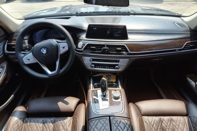 Used BMW 7 Series 2019 740Li Luxury Edition with Premium Package Center Console