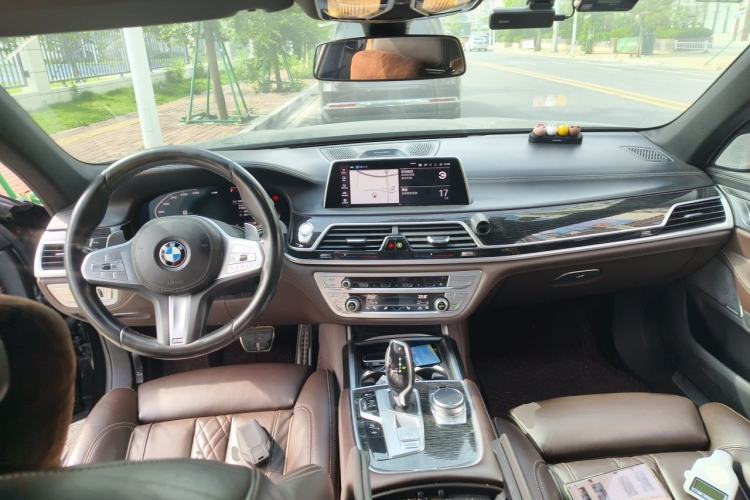 Used BMW 7 Series 2019 730Li M Sport Package Center Console