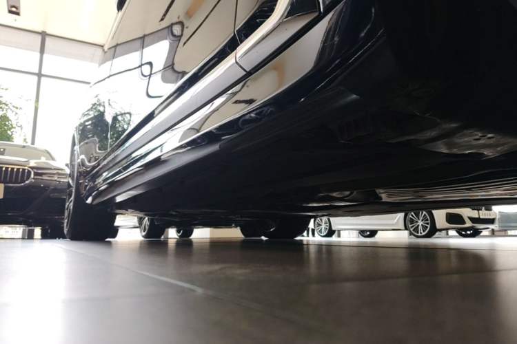 Used BMW 7 Series 2019 740Li Leading Model M Sport Package Chassis Front Right
