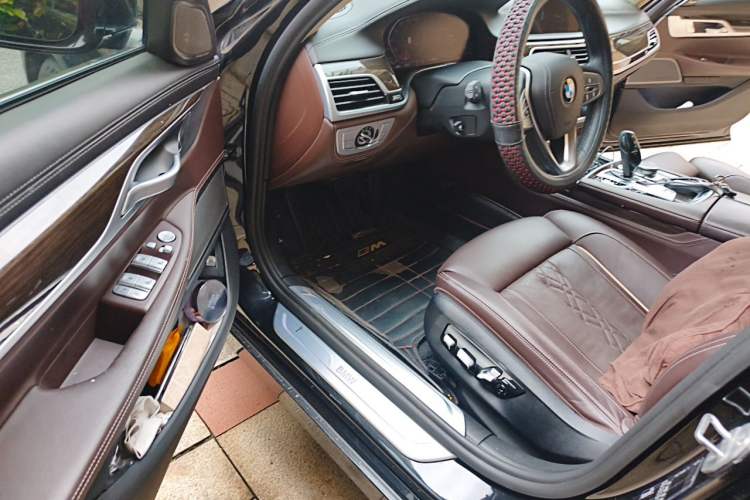 Used BMW 7 Series 2019 730Li Luxury Package Driver Seat