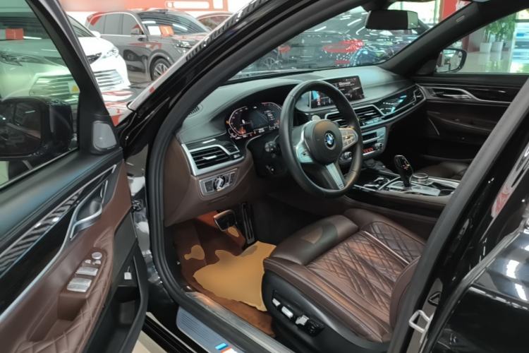 Used BMW 7 Series 2019 Restyled 740Li Leading Edition M Sport Package Driver Seat