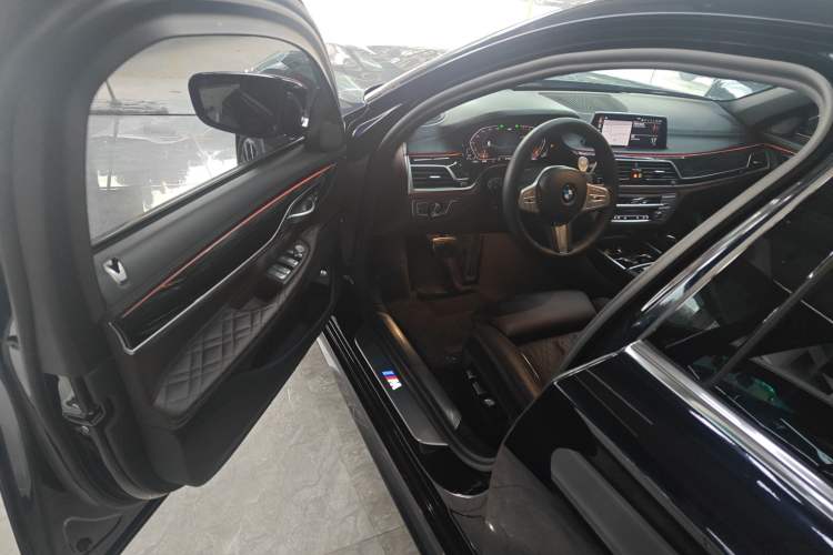 Used BMW 7 Series 2019 Restyled 740Li Leading Edition M Sport Package Driver Seat
