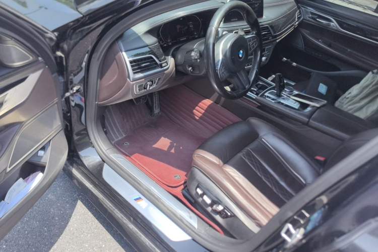 Used BMW 7 Series 2019 Restyled 740Li Leading Edition M Sport Package Driver Seat