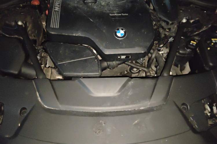 Used BMW 7 Series  Engine Bay