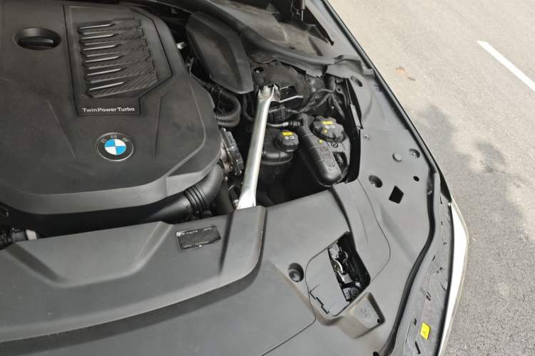 Used BMW 7 Series 2019 Restyled 740Li xDrive Executive M Sport Package Engine Bay Left