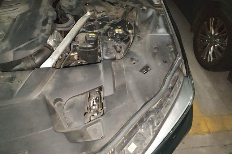 Used BMW 7 Series 2019 740Li xDrive Executive Luxury Package Engine Bay Left