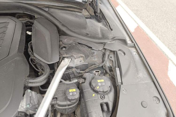 Used BMW 7 Series 2019 Updated 740Li Luxury Version M Sport Package Engine Bay Left