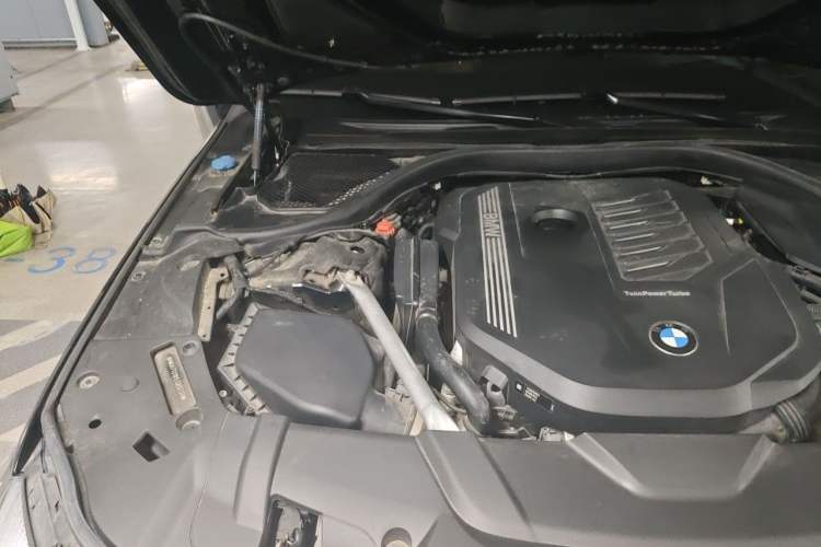 Used BMW 7 Series 2019 Updated 740Li Luxury Package Premium Edition Engine Bay Right