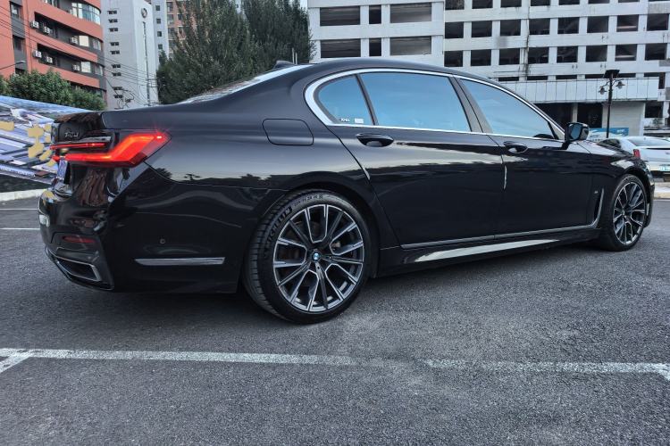 Used BMW 7 Series 2019 730Li M Sport Package Exterior 10
