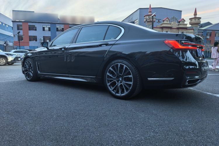 Used BMW 7 Series 2019 730Li M Sport Package Exterior 13