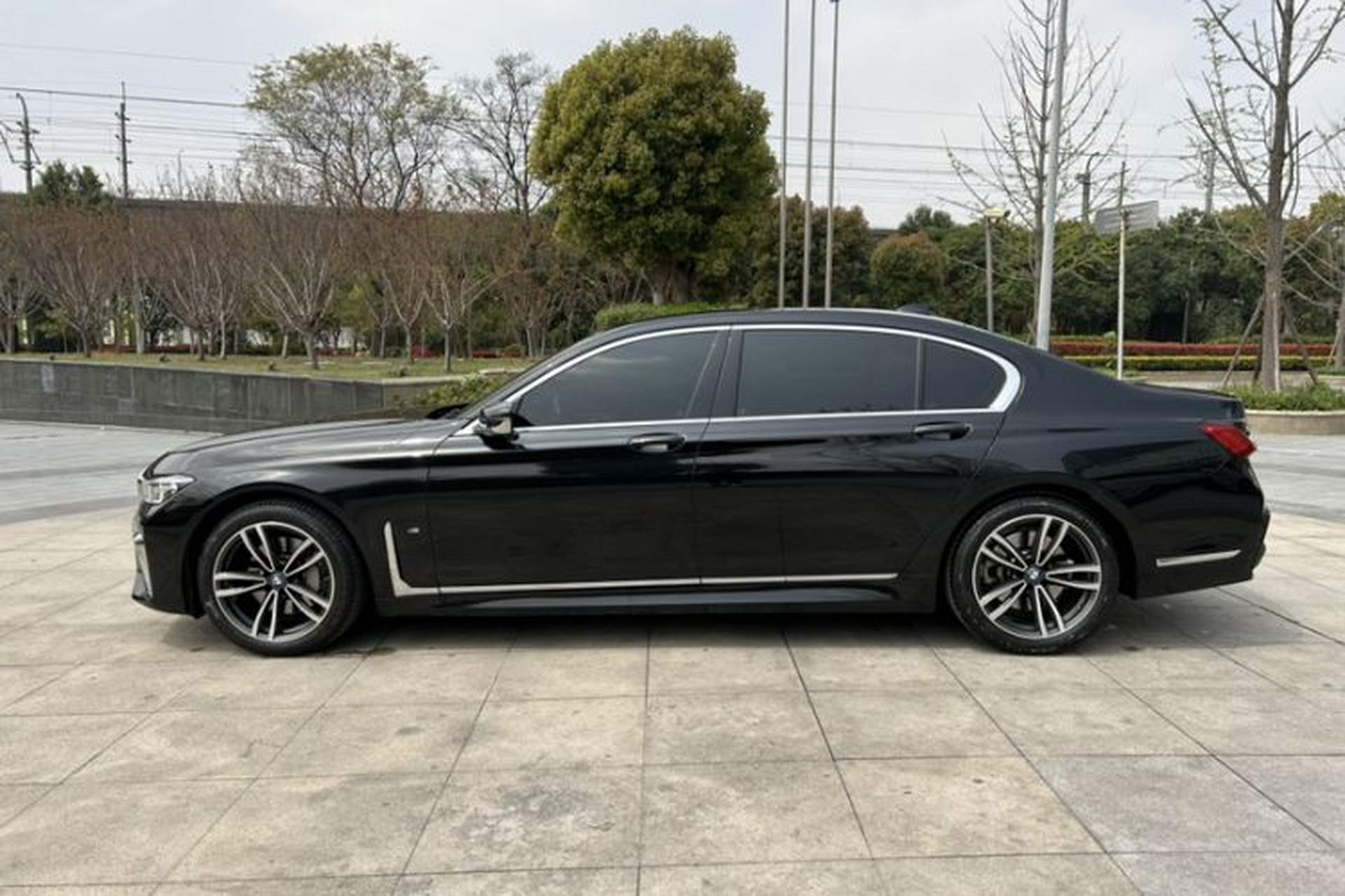 Used BMW 7 Series 2019 Restyled 730Li M Sport Package Exterior 3