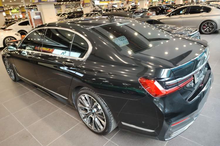 Used BMW 7 Series 2019 Restyled 740Li Leading Edition M Sport Package Exterior 3