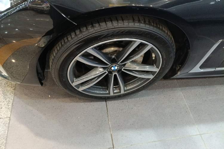 Used BMW 7 Series 2019 Restyled 730Li M Sport Package Exterior 4