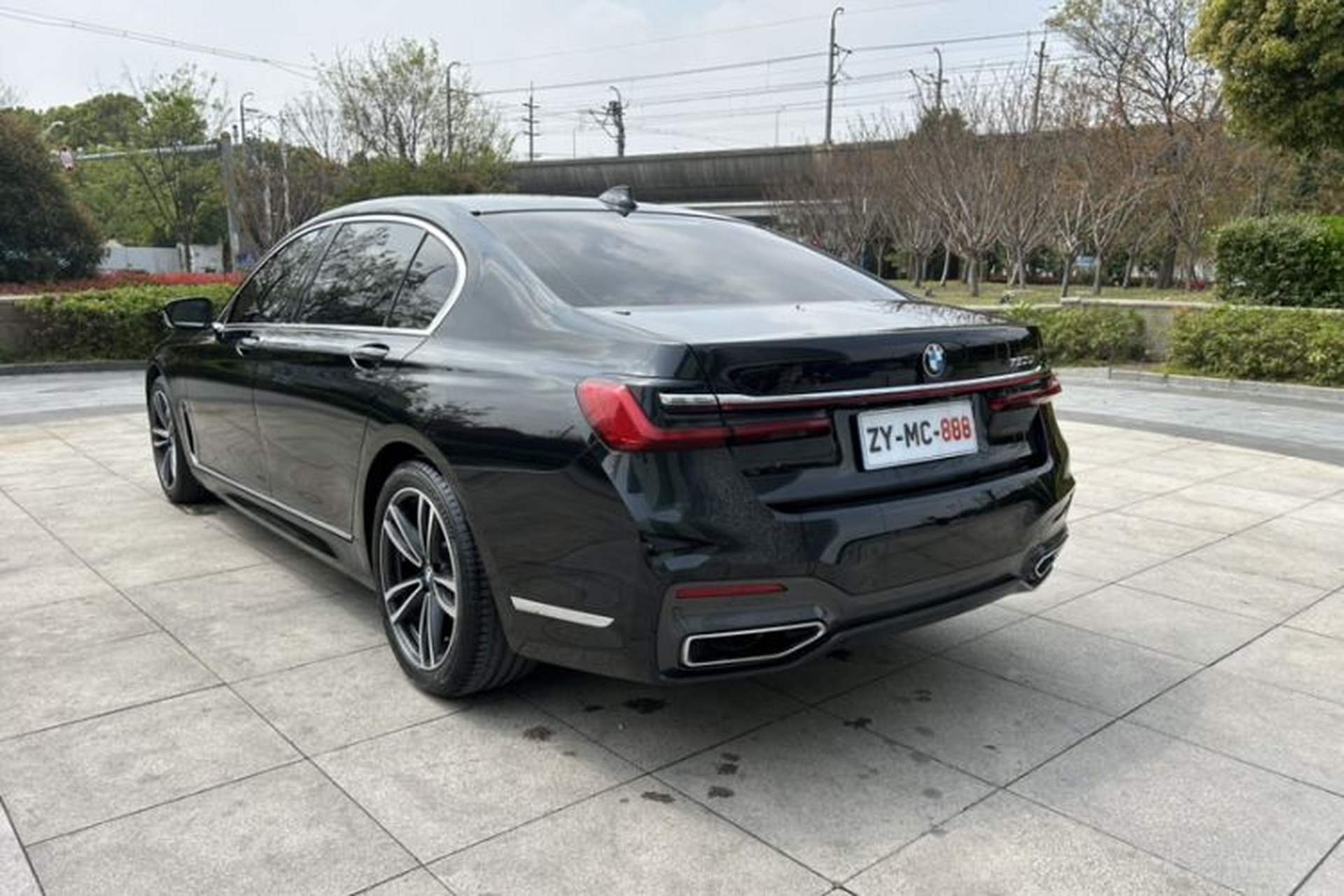 Used BMW 7 Series 2019 Restyled 730Li M Sport Package Exterior 4