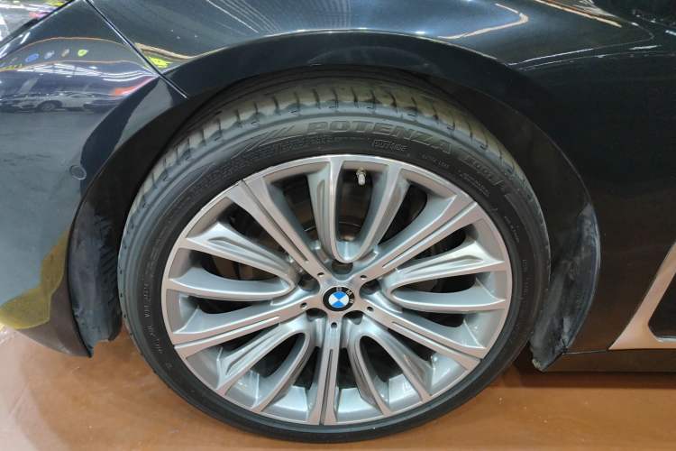 Used BMW 7 Series 2019 Restyled 740Li Leading Luxury Package Exterior 4
