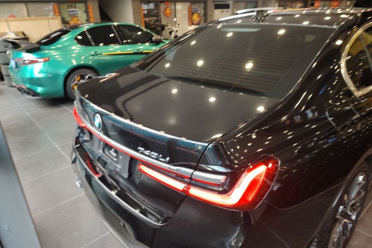 Used BMW 7 Series 2019 Restyled 740Li Leading Edition M Sport Package Exterior 4