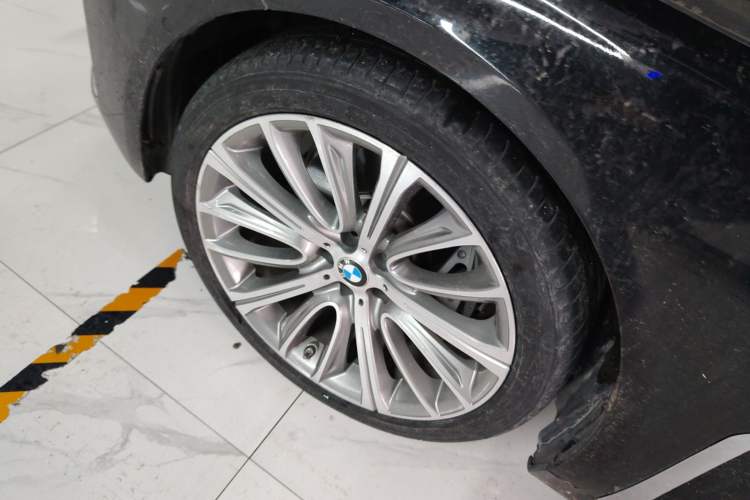 Used BMW 7 Series 2019 Restyled 740Li Leading Luxury Package Exterior 4