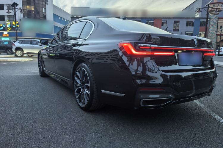 Used BMW 7 Series 2019 730Li M Sport Package Exterior 5