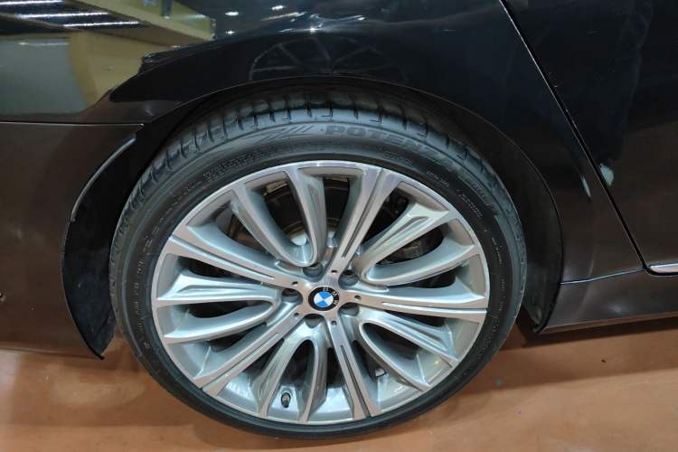 Used BMW 7 Series 2019 Restyled 740Li Leading Luxury Package Exterior 5