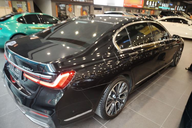 Used BMW 7 Series 2019 Restyled 740Li Leading Edition M Sport Package Exterior 5