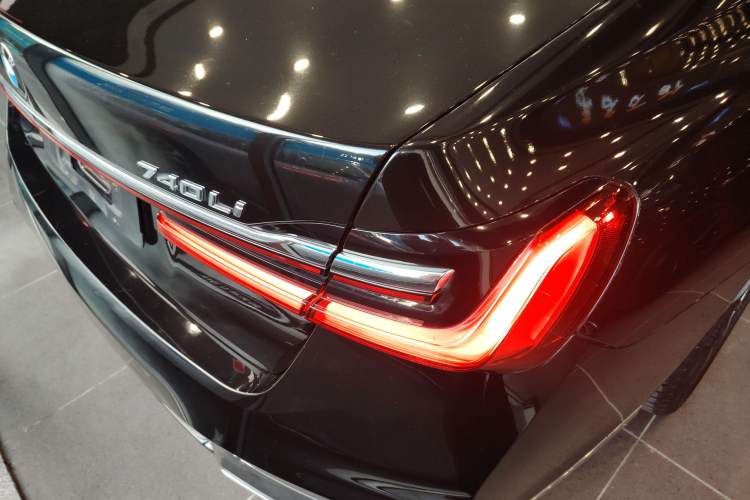 Used BMW 7 Series 2019 Restyled 740Li Leading Edition M Sport Package Exterior 6