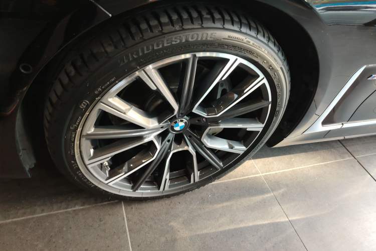 Used BMW 7 Series 2019 Restyled 740Li Leading Edition M Sport Package Exterior 7