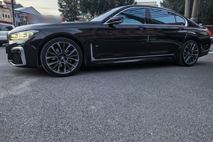 Used BMW 7 Series 2019 730Li M Sport Package Exterior 8