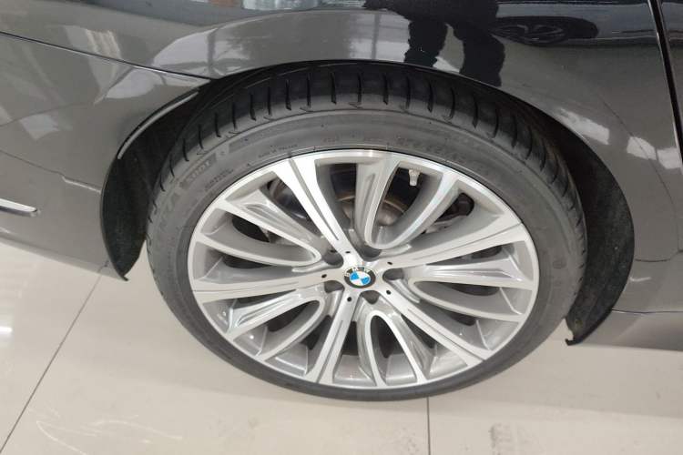 Used BMW 7 Series 2019 Restyled 740Li Leading Luxury Package Exterior 8