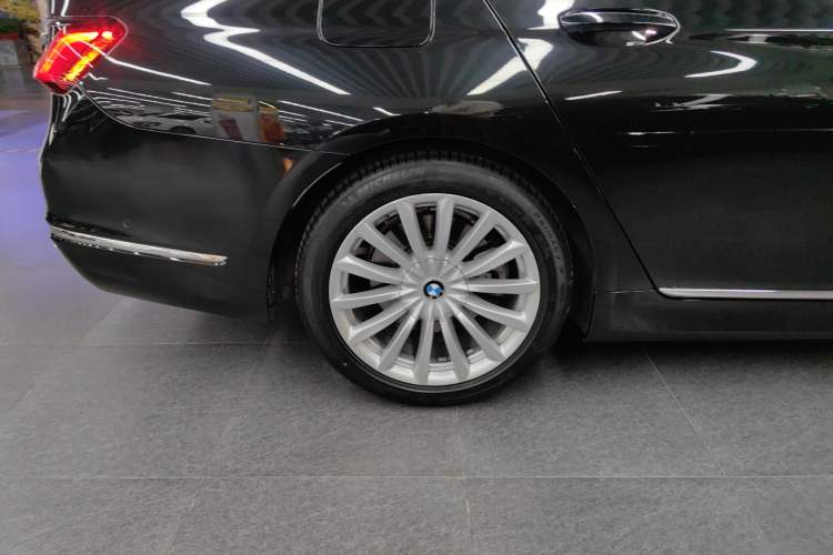 Used BMW 7 Series 2019 Updated 730Li Luxury Package Exterior 8