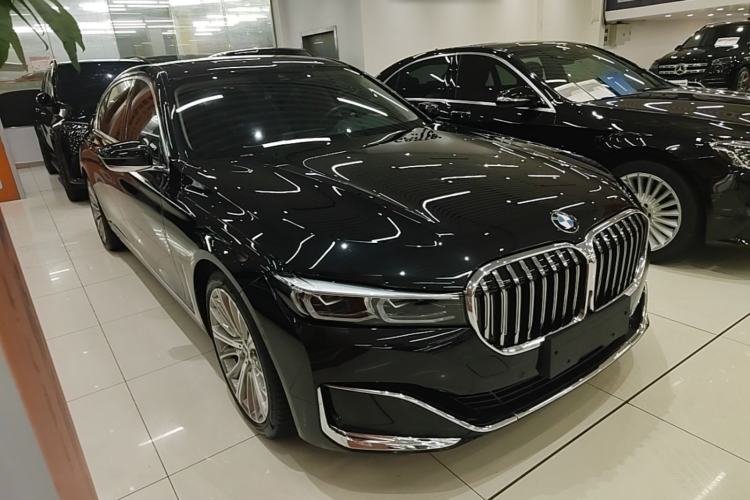 Used BMW 7 Series 2019 Restyled 740Li Leading Luxury Package Front Right 45 Deg