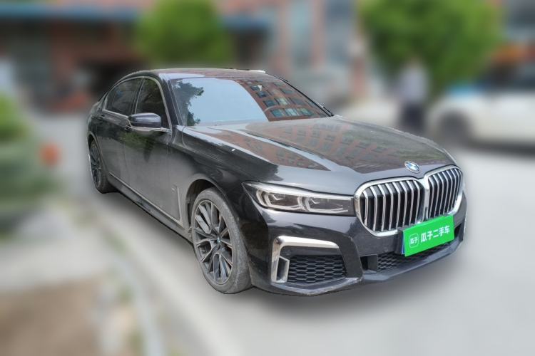 Used BMW 7 Series 2019 Restyled 740Li Leading Luxury Package Front Right 45 Deg