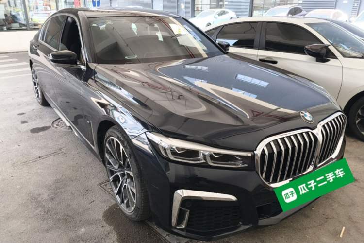 Used BMW 7 Series 2019 740Li Leading Model M Sport Package Front Right 45 Deg