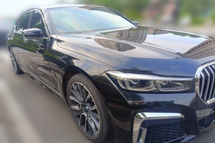 Used BMW 7 Series 2019 Restyled 740Li Leading Edition M Sport Package Front Right 45 Deg