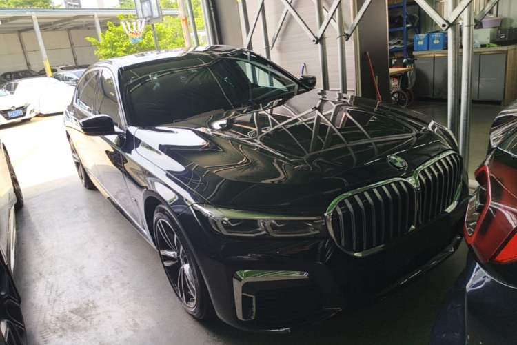 Used BMW 7 Series 2019 Restyled 730Li M Sport Package Front Right 45 Deg