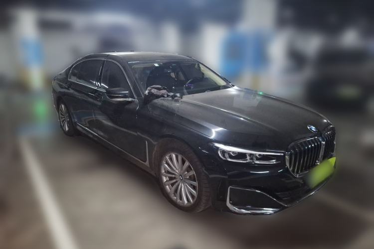 Used BMW 7 Series 2019 730Li Luxury Package Front Right 45 Deg