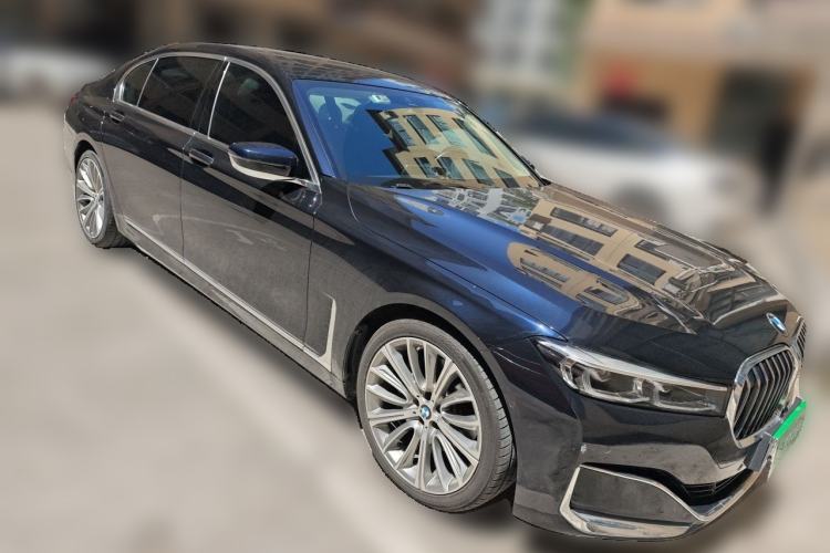 Used BMW 7 Series 2019 740Li Leading Edition Luxury Package Front Right 45 Deg