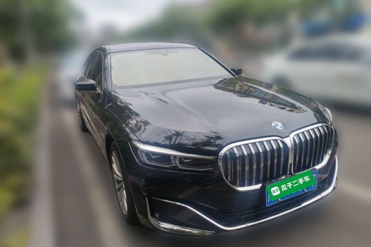 Used BMW 7 Series 2019 730Li Luxury Package Front Right 45 Deg