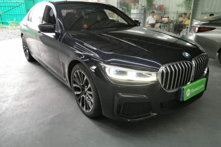 Used BMW 7 Series 2019 Updated 740Li Luxury Version M Sport Package Front Right 45 Deg