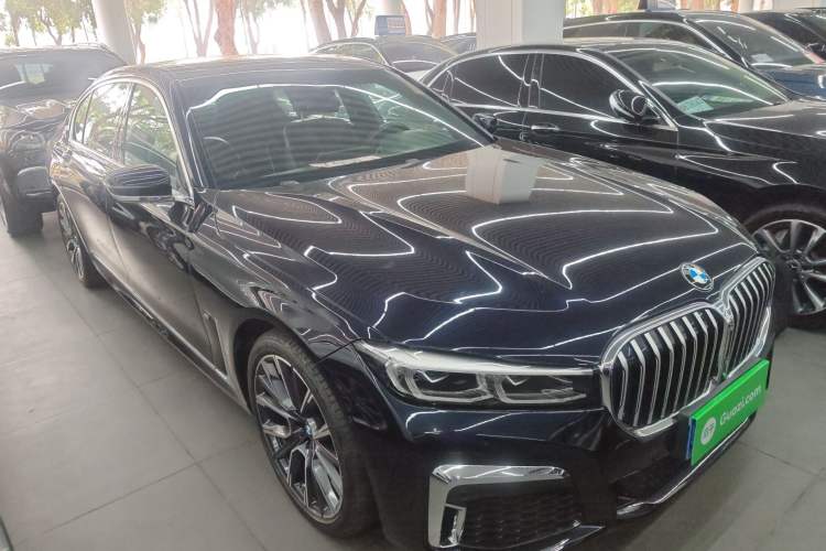Used BMW 7 Series 2019 Restyled 740Li Leading Edition M Sport Package Front Right 45 Deg