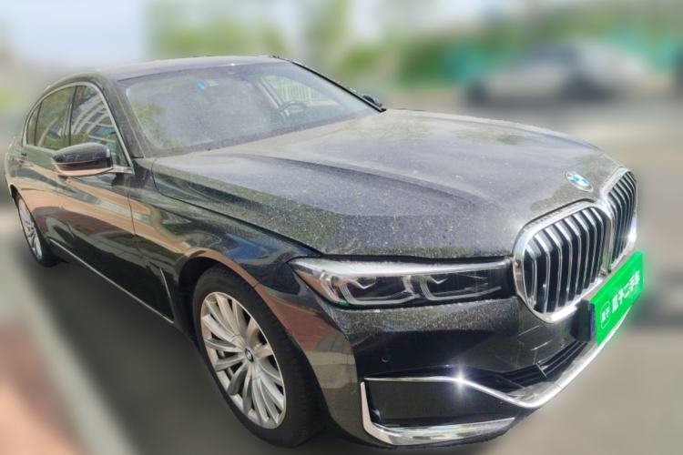 Used BMW 7 Series 2019 730Li Luxury Package Front Right 45 Deg
