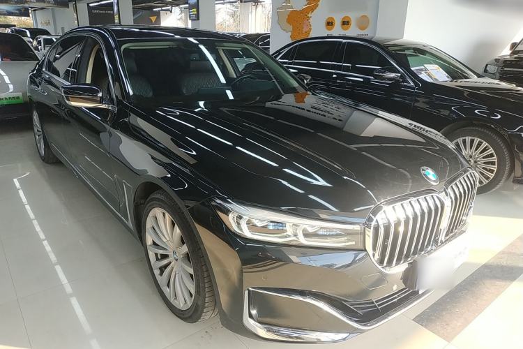 Used BMW 7 Series 2019 Updated 730Li Luxury Package Front Right 45 Deg