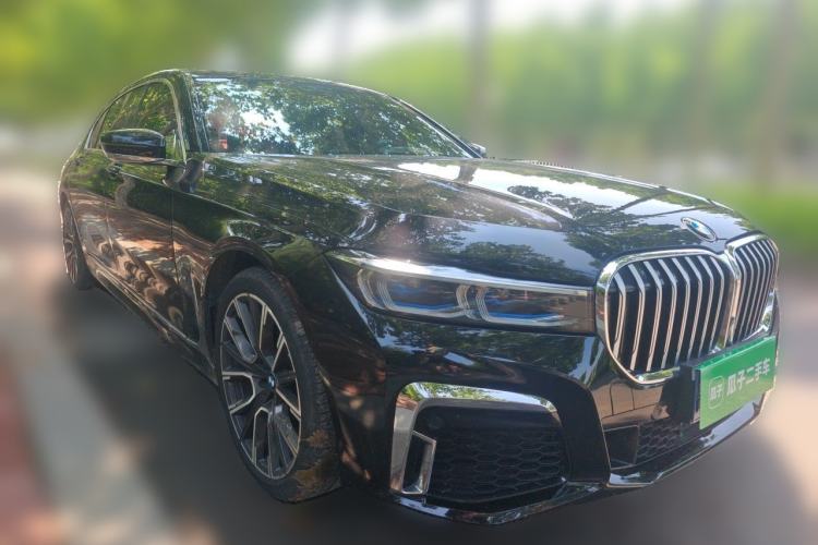 Used BMW 7 Series 2019 740Li xDrive Executive M Sport Package Front Right 45 Deg