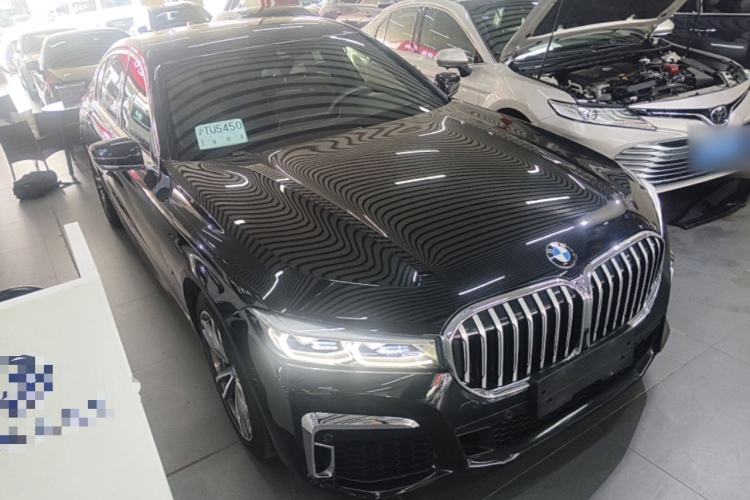 Used BMW 7 Series 2019 730Li M Sport Package Front Right 45 Deg