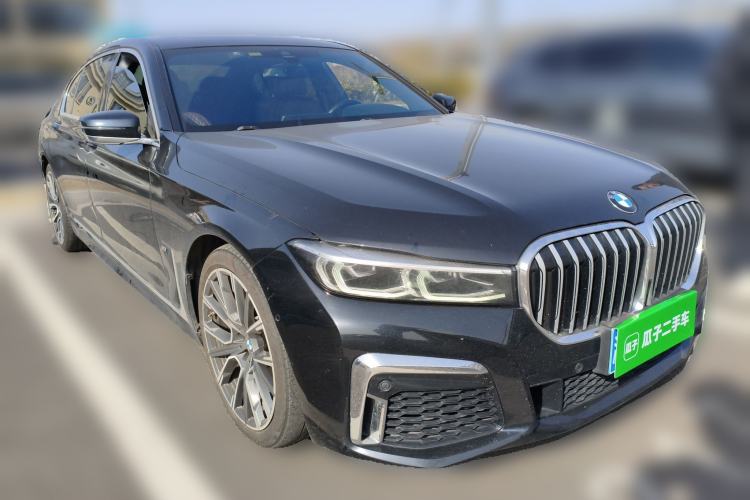 Used BMW 7 Series 2019 740Li Leading Model M Sport Package Front Right 45 Deg