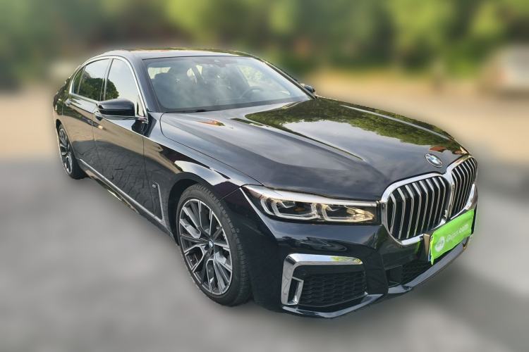 Used BMW 7 Series 2019 Restyled 740Li Leading Edition M Sport Package Front Right 45 Deg