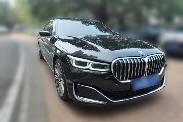 Used BMW 7 Series 2019 740Li Luxury Edition with Premium Package Front Right 45 Deg