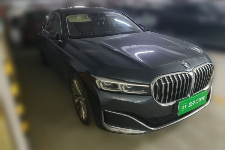 Used BMW 7 Series 2019 740Li Leading Edition Luxury Package Front Right 45 Deg