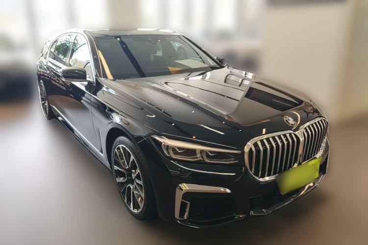 Used BMW 7 Series 2019 740Li Leading Model M Sport Package Front Right 45 Deg