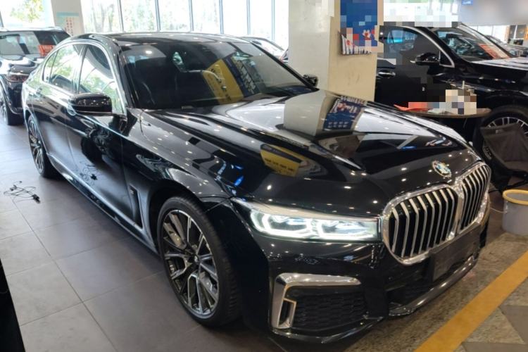 Used BMW 7 Series 2019 Restyled 740Li Leading Edition M Sport Package Front Right 45 Deg